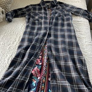 Gorgeous flannel appliquéd tunic/duster.
